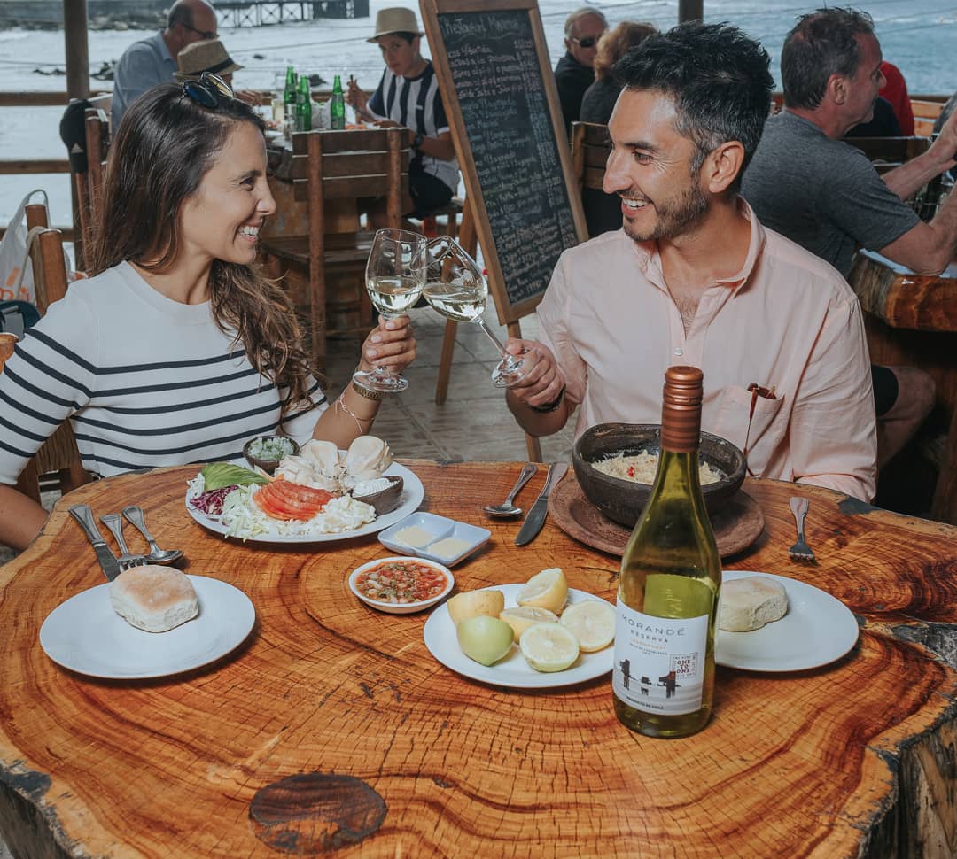 casablancagwc's tweet photo. Buscas panoramas para el #Fdslargo ? #Quintay te espera con la fiesta religiosa de #SanPedro y la #FiestaCostumbrista , eventos llenos de tradiciones y perfectos para toda la familia 🌊⛵⚓🦀🍤🍷 #CasablancamásTurismo #Caleta #Casablanca @Municasablanca https://t.co/PHJ7DXUjyE