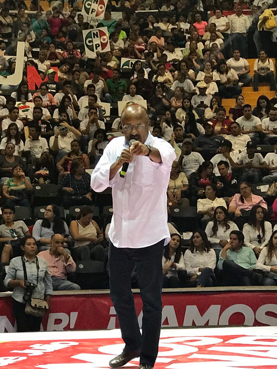 FcoGamboaH's tweet photo. El priísmo duranguense hoy dejó claro en el cierre de campaña estatal, el apoyo total y respaldo a nuestros candidatos por el @PRI_Nacional, estoy convencido que juntos vamos por la victoria del 1 de julio. #MeadePresidente https://t.co/hnHrubejBm