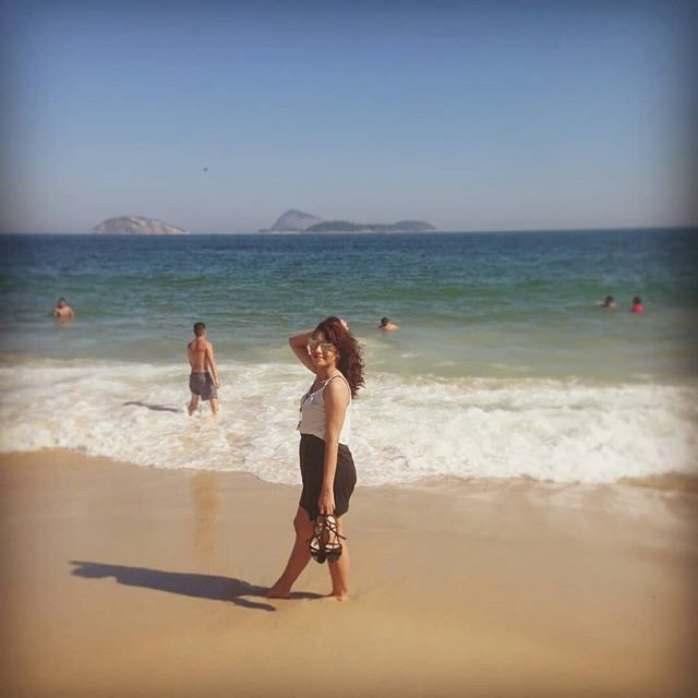stefaniemarques's tweet photo. a gente se mata todo dia
pra nada
meu bem
eu tô cansada
vou me jogar 
e quem sabe ser feliz 
me tornar uma onda no mar.
.
.
.
.
.
.
.
.
.
.
.
.
.
.
.
{#praiadoLeblon #Leblon #Leblonbeach #OceanSoul #beachfeed #beachlife #beachlover #praianos #praieiros #… https://t.co/7paLvNj2zV https://t.co/NcSqqoVUuG