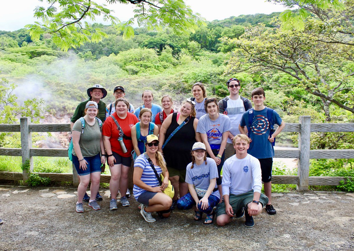 FHCMaxwell's tweet image. So much was done, seen, experienced, learned, and will be missed! Our 2018 student trip to Costa Rica so great! Who wants to be in Belize next summer?!?!? #EFTours #teachingoutsidetheclassroom #learnthroughliving