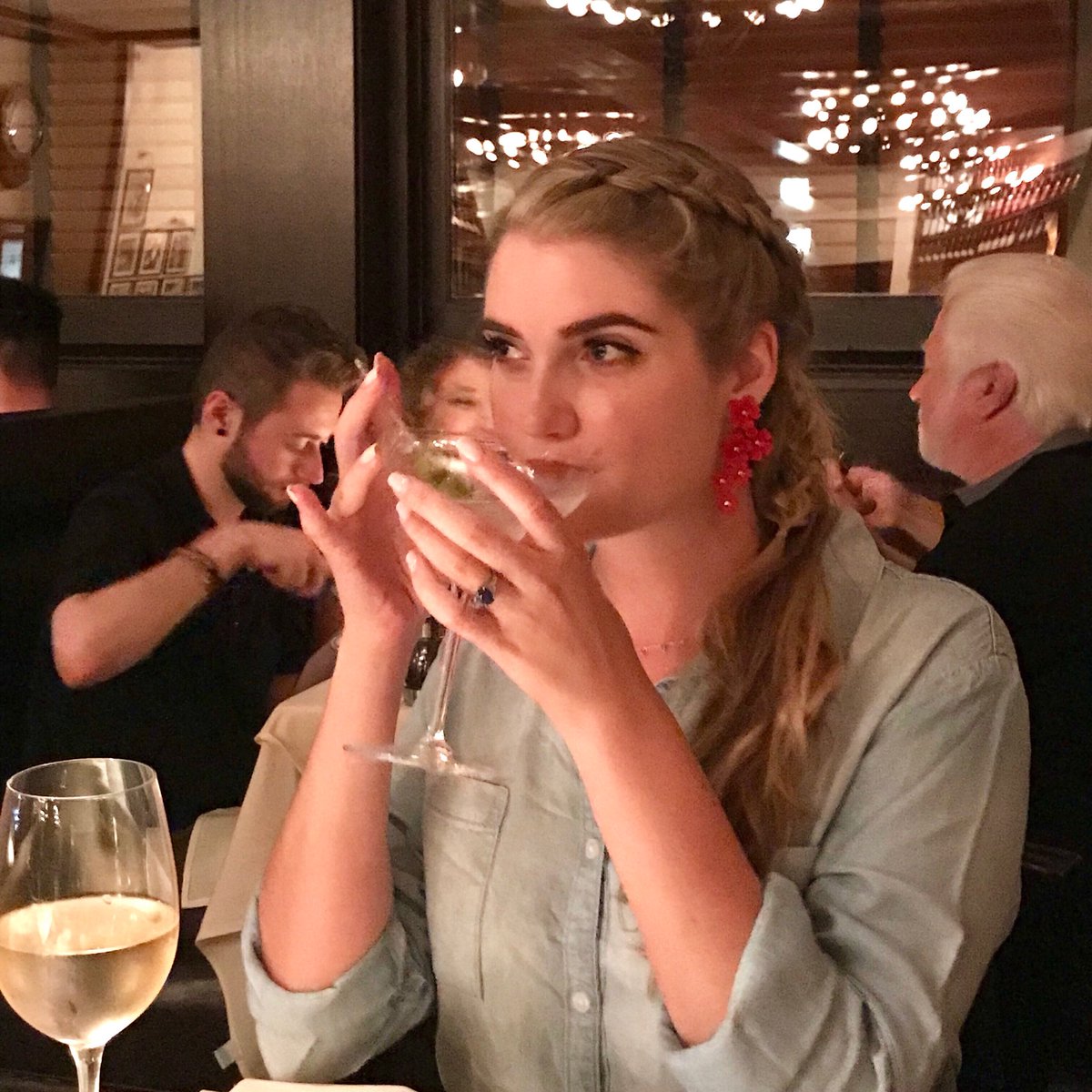 It seems only natural for my martini hand to make an announcement today... #nationalmartiniday #upwithasideofice 🍸🔹