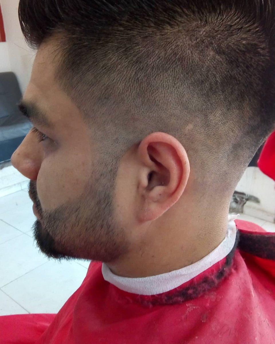 Ezequiel_barber's tweet photo. 💈🇲🇽 Siganme/Followme 🇲🇽💈
#barberstyle #barberos #barberosmexicanos💈💯 #barberlife #barber #barbershop #cutstyle #cutandshave #cut #cutday #shave #shavehead #lowfade #fade #menstyle #menscut #cuthair #taper #taperfade https://t.co/91iRmO8ykS