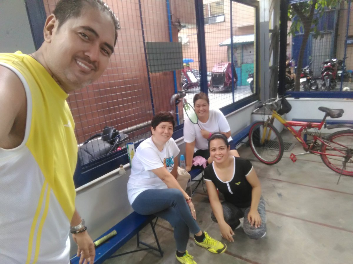 kurtkeith's tweet photo. Badminton buddies https://t.co/GoGbOcVt9T