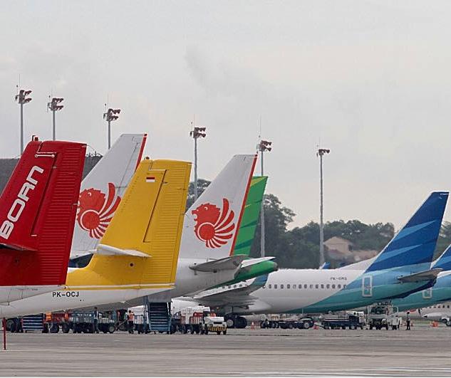 Malam Lebaran lalu, kabar baik datang dari Brussel: Komite Keselamatan Udara Uni Eropa mencabut larangan terbang atas 55 maskapai penerbangan Indonesia.

Kabar ini sudah ditunggu 11 tahun sejak sejumlah maskapai kita dilarang terbang ke Uni Eropa pada Juli 2007 lalu.