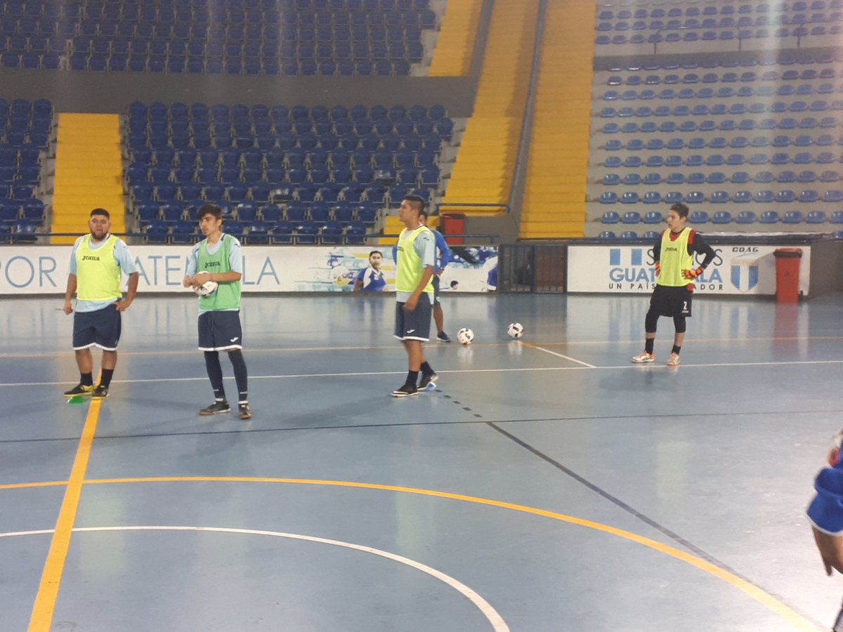fedefut_oficial's tweet photo. #SeleFutsal la Selección Mayor de Futsal continúa con sus entrenos desde las instalaciones del Domo Zona 13 https://t.co/049gxswHaE