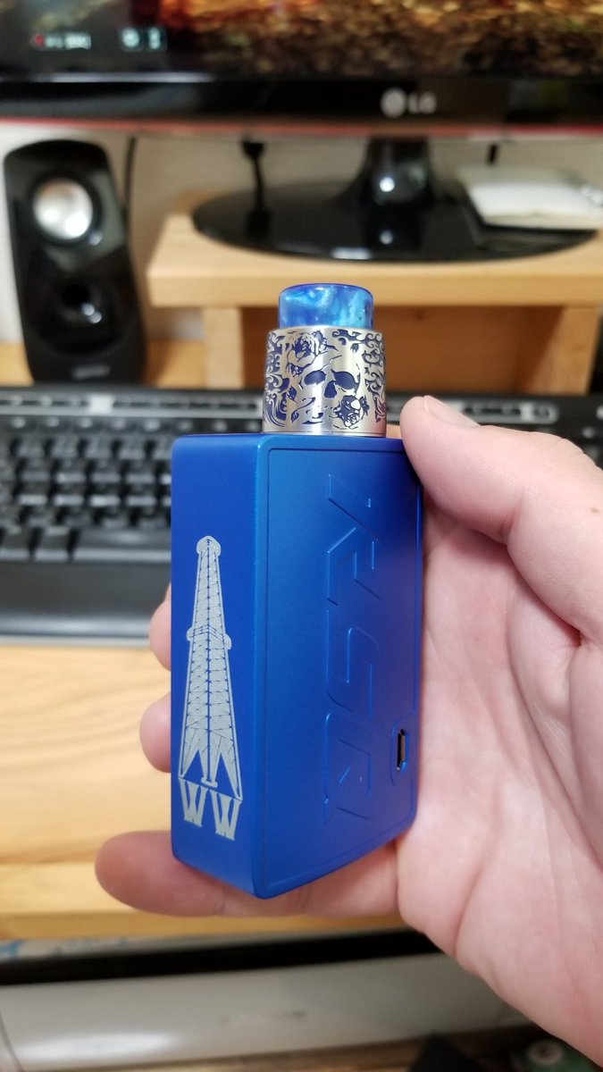 Ocean__Umi's tweet image. メカスコ&amp;amp;リキッド着弾♪♪
まさかスコンカーに手を出すとはw
大事に使おう(*^^*)
ピンクパンチレモネードめっちゃうまい！！レモンの飴みたいな甘い香り♪
リシェバは今度♪
スコンカーの味の出かたがPICOとは全然違う！感動♪

#VAPE
#vape好きな人と繋がりたい
#Rigmod
#Hotcig
#Venus