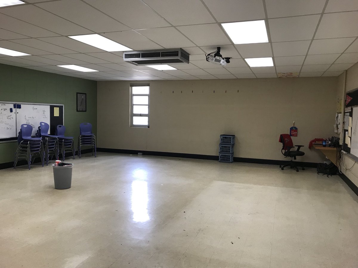 ManVsTeaching's tweet photo. First year of teaching = ✔️ https://t.co/9dytEgpUri