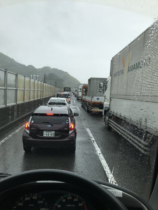 事故 国道1号 静清バイパス上り 賎機山トンネル内で大型含む3 4台の事故 静岡市葵区 まとめダネ 事故 国道1号 静清バイパス上り 賎機山トンネル内で大型含む3 4台の事故 静岡市葵区 まとめダネ