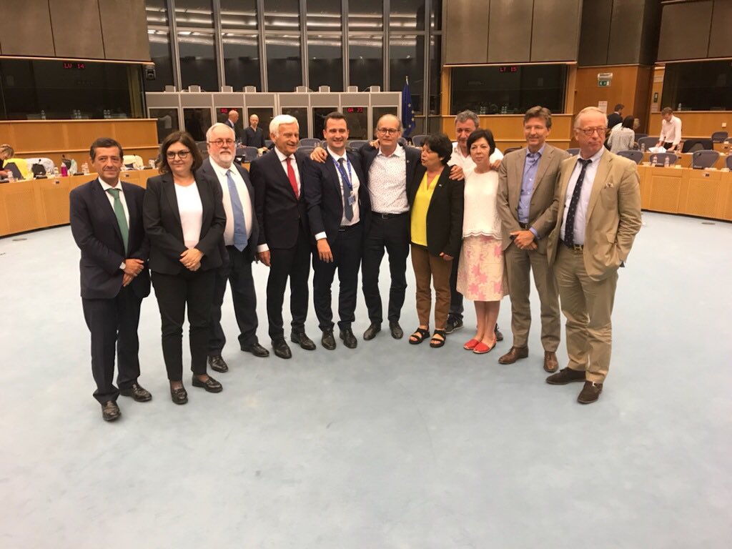 Miguel Arias Cañete tweet media