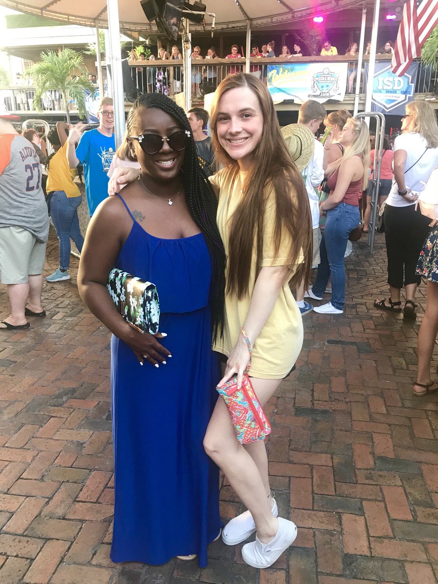 ChargersSpeak's tweet photo. What's a party without Erin and Ms. Bennett 🤷♀️🌴💙 #Nats18 #PostingParty #AmericasBackyard #FLL @urlocalpritch https://t.co/KqVKs730Kw