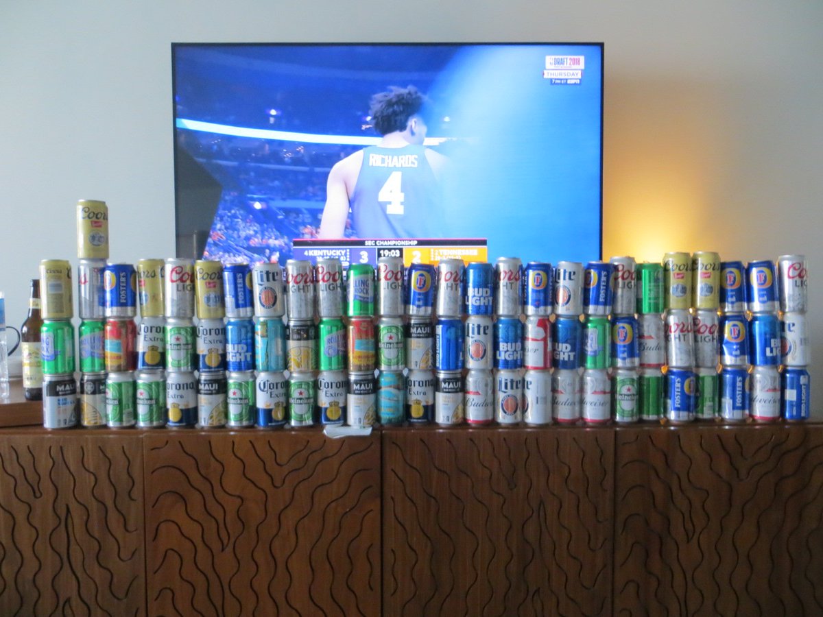 tawake2go's tweet image. ハワイでの部屋飲み✌🍺少し飲み過ぎた😅#ハワイ#部屋飲み