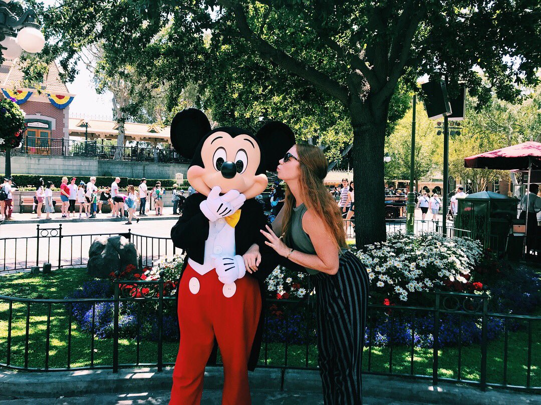 _callmetia_'s tweet photo. hey mickey you’re so fine 😘 https://t.co/jrRxj8XCin