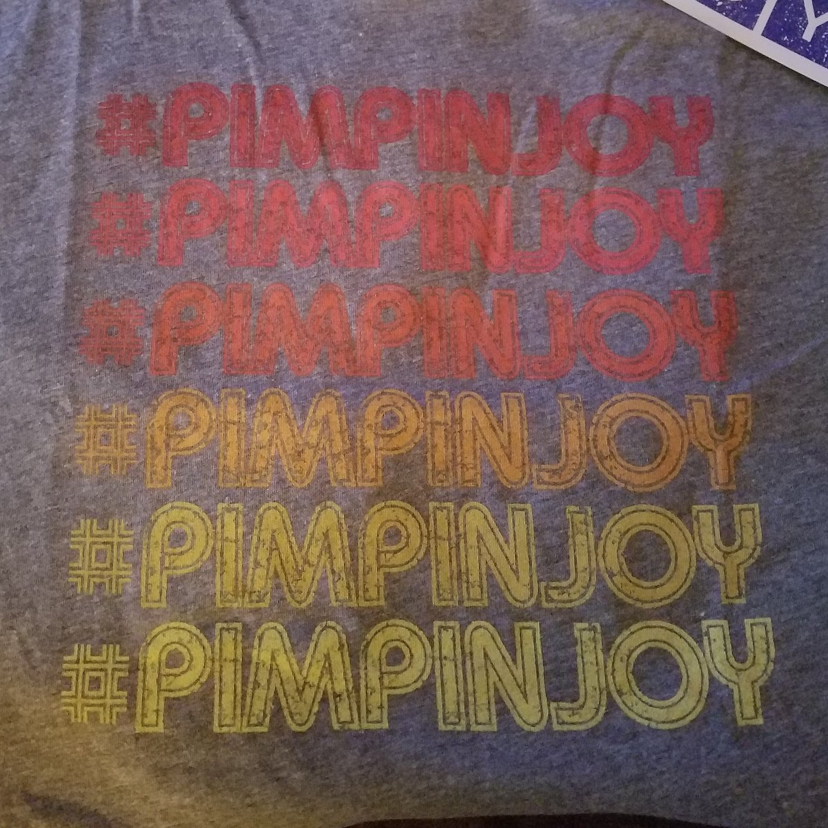 Christy_0107's tweet photo. @theShopForward @bobbybonesshow @RadioAmy #gotmyshirt #pimpinjoy https://t.co/bIZRWbp8gm