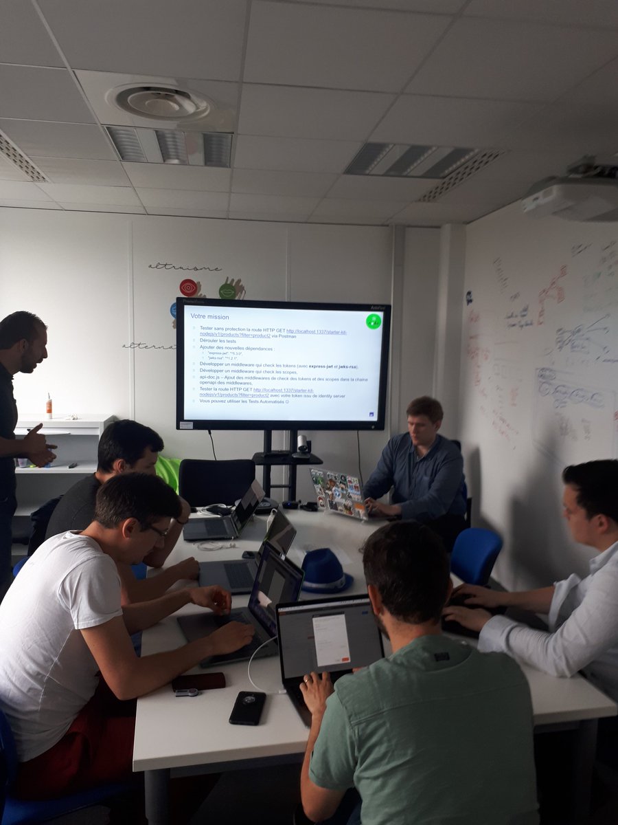 ycrumeyrolle's tweet image. Démarrage des Dojo #OAuth2/#OpenIDConnect @AXAFrance. On commence avec #NodeJS!