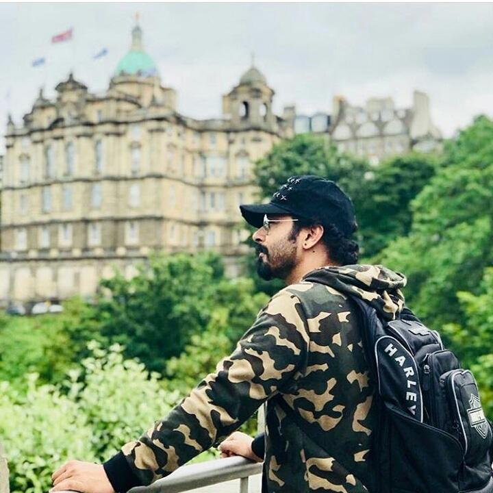 saniaafridi10's tweet photo. #NewProfilePic
Glasgow look More Prettier Coz Our Beloved #Hearthrob is Here..... ❤

Pakistan ki jan Pakistan is missing you 💔
#FaysalQureshi #glasGow #vicky #vicationmood #MissingYouBae 
@faysalquraishi https://t.co/grbWSQ1O7V