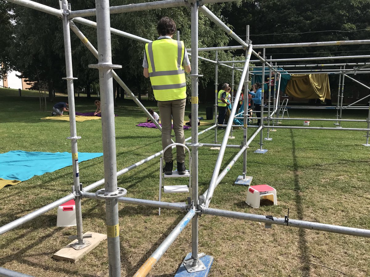 therealgerald73's tweet photo. @TescoWshire are at @warwickuni all day supporting @LeamingtonWS we are building the worlds largest blanket fort  #blanketfort #WorldRecord @Tesco_Midlands https://t.co/SPnUyzdi67