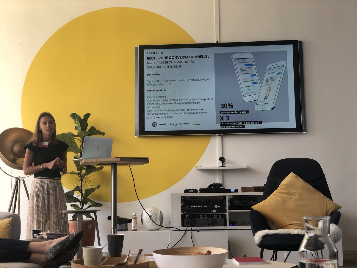 Tatianajama's tweet image. #talk #chatbot Le retail à l’ère du conversationnel @VisualBot_ @Lararouyres