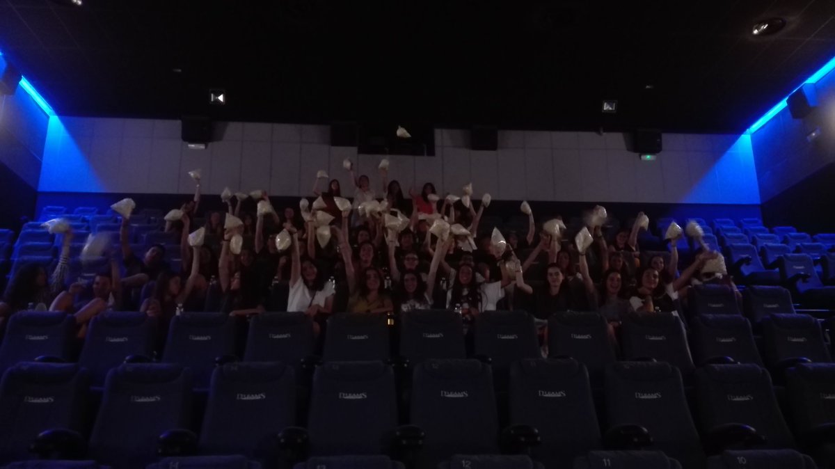 ansobel87's tweet photo. Y para celebrar el último día de curso, vamos a ver la película #Campeones . #diasdecolequemolan #osvoyaecharmuchodemenos @cber2003 @ColBernadette @lauraorientador https://t.co/o1b886pERI