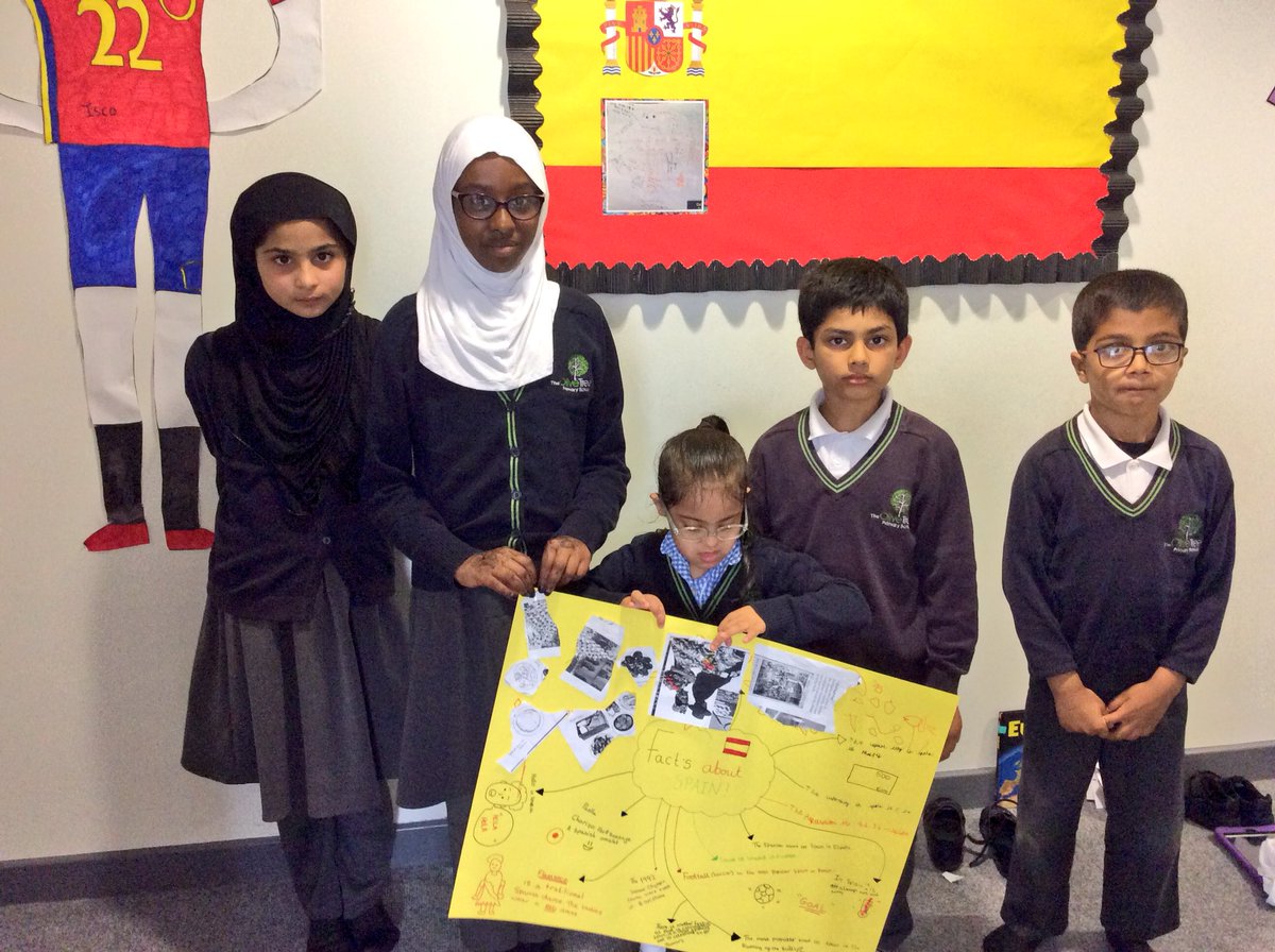 MrsHussain28's tweet image. Did you know that ⚽️ is the most popular sport in 🇪🇸?? Our mini teachers have been collaborative 🐝 in today’s interesting fun fact lesson! #Spain #MulticulturalWeek #WorldCupRussia2018 @rcoleyc11 @iqbal_izmat @missc_olivetree @OliveTreeHT @OliveTreeBolton