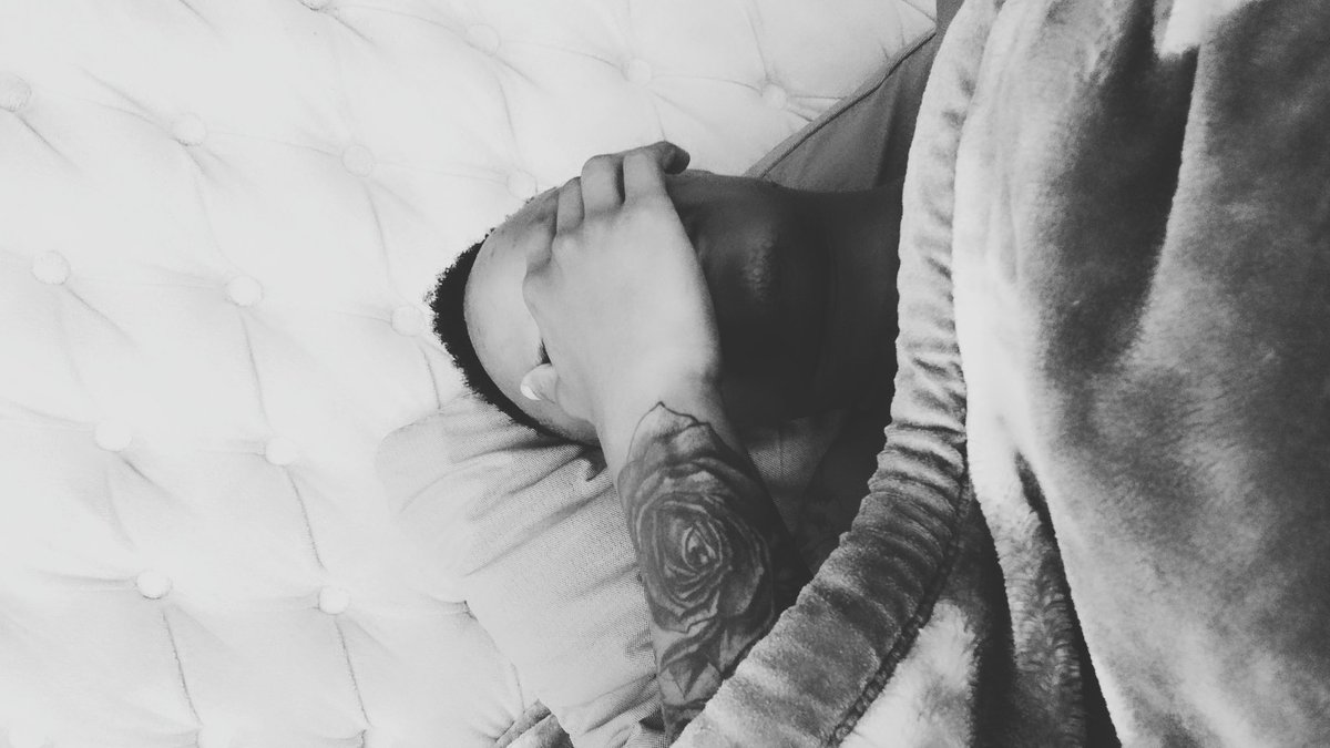 leon_mnguni's tweet photo. Lazy to Wake up, Good Morning #MzansiMorningSelfie https://t.co/N9sRXe26KJ