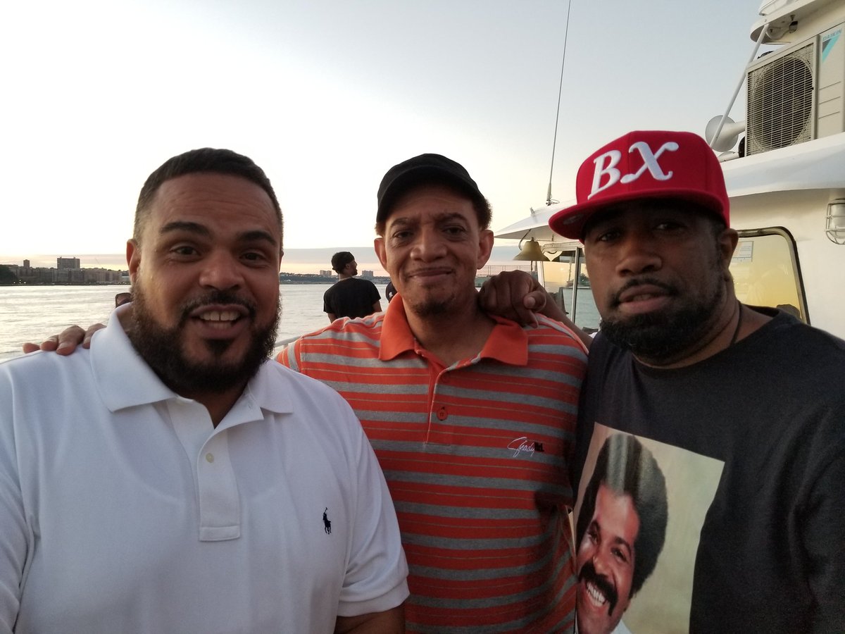 DJJOECOOLNYC's tweet photo. This Game is About Consistency @djenuff & @kooldjredalert. The Heavy Hitter, the Propmaster & the Student. #shadowboatride #NYC #KissFM #Wbls #Hot97 #Bronx #Harlem #Brooklyn. https://t.co/wFKgyVrDTe