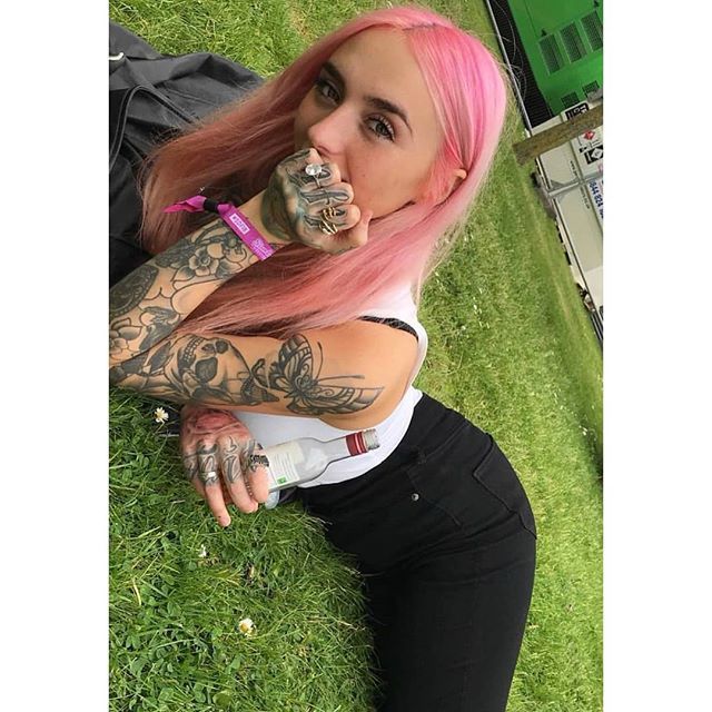 bloodymarymetal's tweet photo. B e s t B a b e 🌿 The totally stunning @pixiegibbons blinging it up with our Ice Mega Bling & #BmmStacks (we see a sneaky @tessametcalfe there too 👌) #BmmClassics https://t.co/7xDArOykuT https://t.co/9cX2C1ybaM