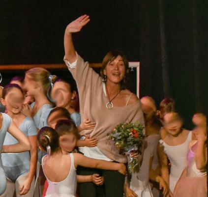 DolcaCatalunya's tweet photo. “Calla mala puta”, dice a Inés Arrimadas una profesora de ballet infantil en un centro público https://t.co/38rVCmVYul https://t.co/8mI01ae7tx