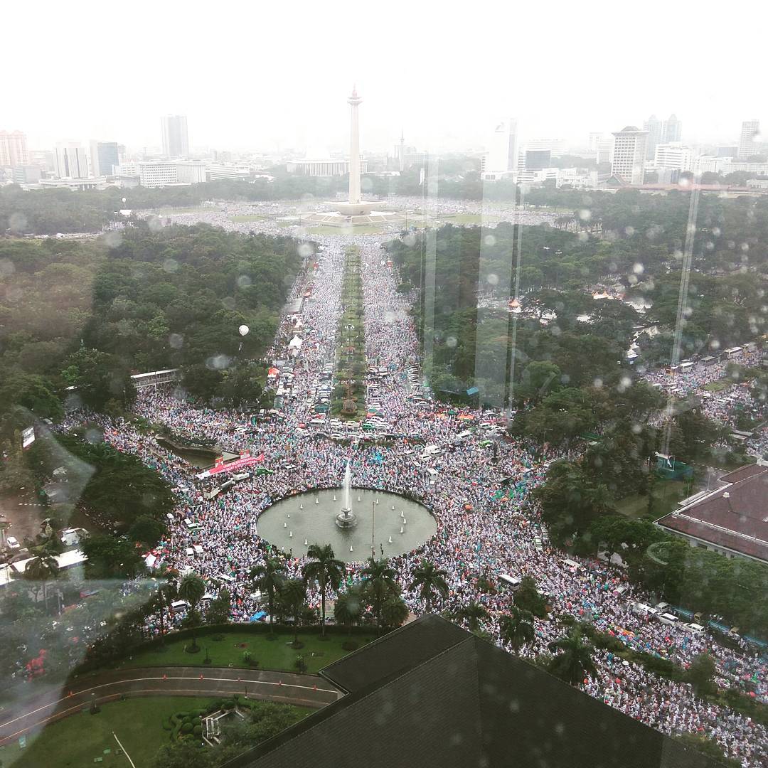 DiethaPutri's tweet photo. entah apakah suatu Kebetulan
atau memang skenario Allah SWT

untuk Pilkada di Laksanakan
tgl 27 Juni 2018

Atau di singkat
27+6+18 = 51

mengingatkan seruan Allah SWT
di dalam QS. Al-Maidah Ayat 51

Masya Alloh.. https://t.co/CWhry9Ronl