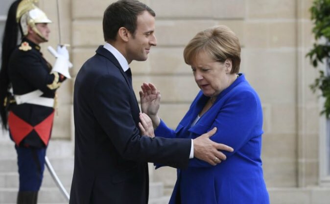 spetsnagirl's tweet photo. « ça va Angie ...?
« ...Non tu m'appelles Chancelière.
Le jour où tu veux faire la révolution, t’apprends d’abord à diriger sans les banquiers ...
Et t’arrêtes de me tripoter chui pas ta pute ...! »
😊 https://t.co/hRYNFI5zn6