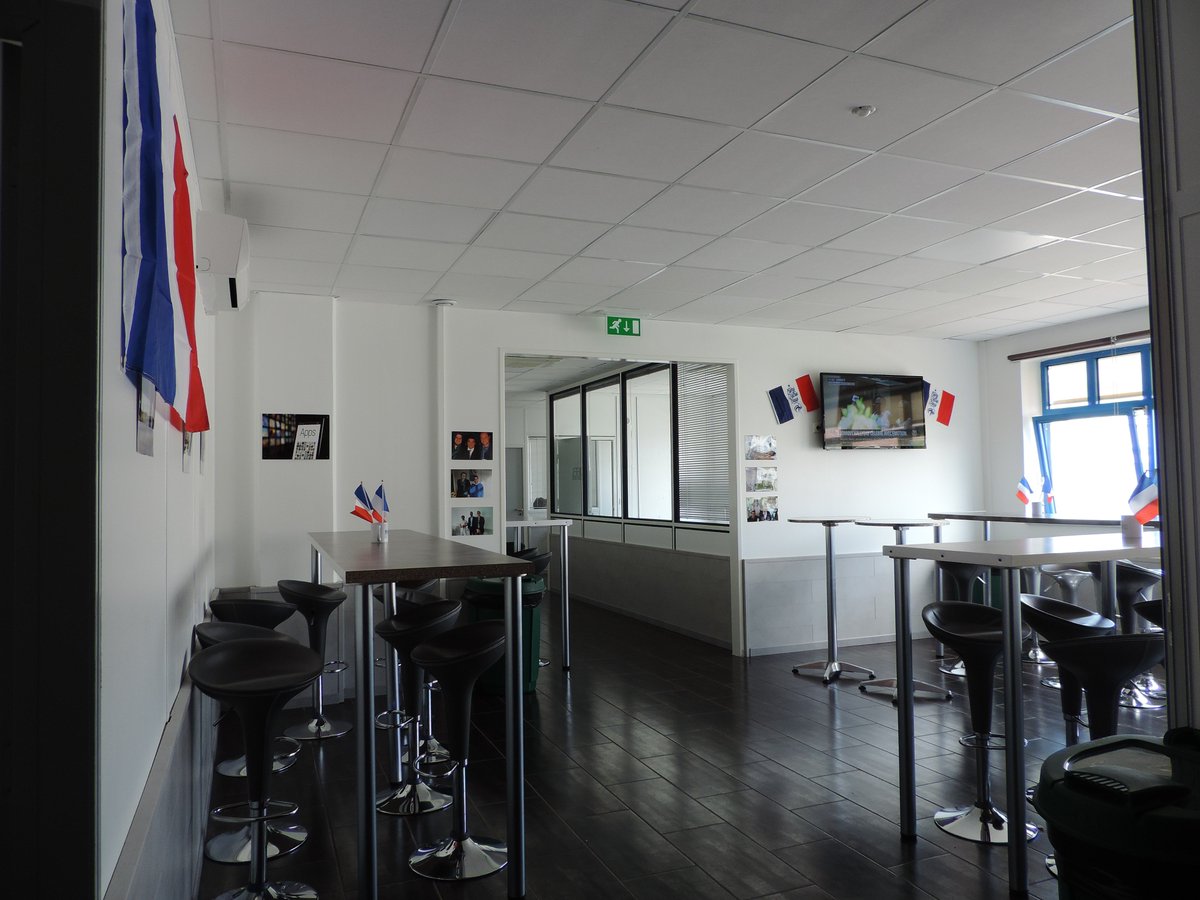 Ecole_ISITECH's tweet photo. ISITECH prend des couleurs !

Depuis quelques jours, l’école montre son implication dans l’univers du Foot en portant les couleurs de la France.

Tous ensemble soutenons la coupe du monde de football !

#football #coupedumonde #ISITECH #FRANCE https://t.co/DO0g782gkt