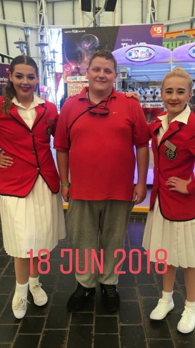 leon24714482's tweet photo. #redcoats https://t.co/KDUrxCdWZg
