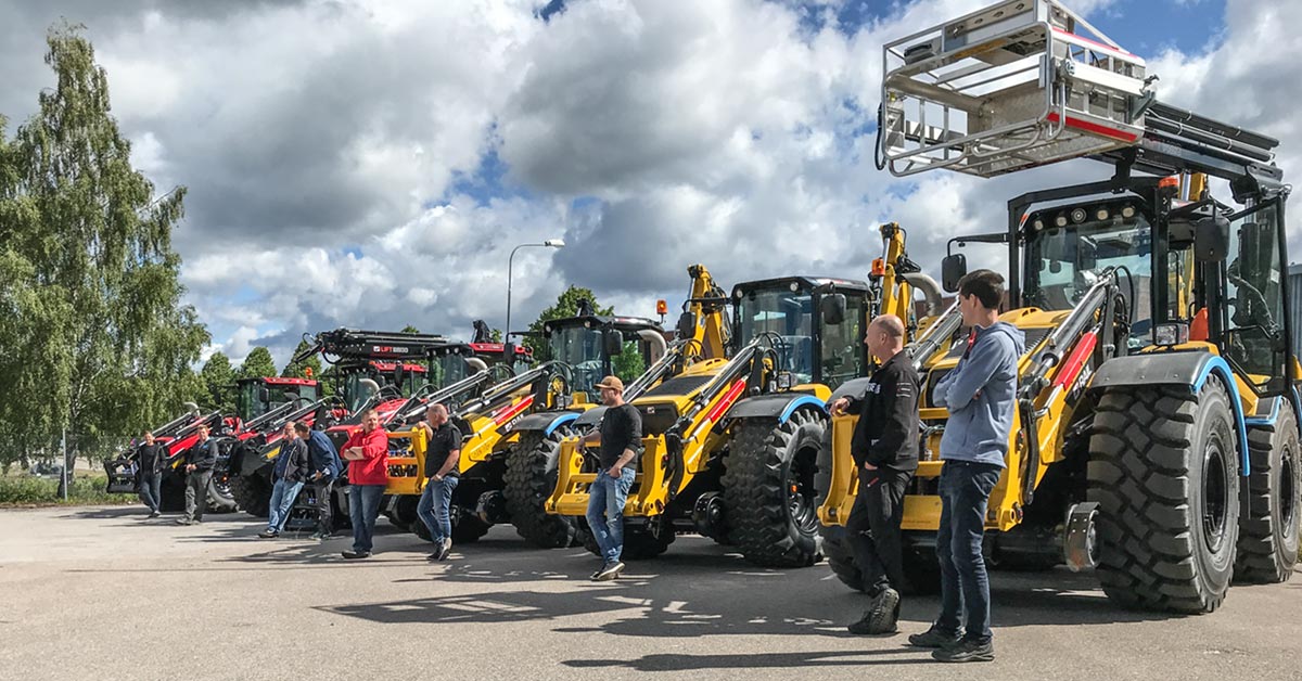 Tisdagen den 19 juni nyutbildade vi gymnasielärare vid bland annat maskinförarutbildningen på Jämtlands Gymnasium i Bräcke. Efter genomförd utbildning kommer skolan i Bräcke att få en leverans av två nya HUDDIG 1260D som ska användas i elevutbildningen.#Huddig #utbildning