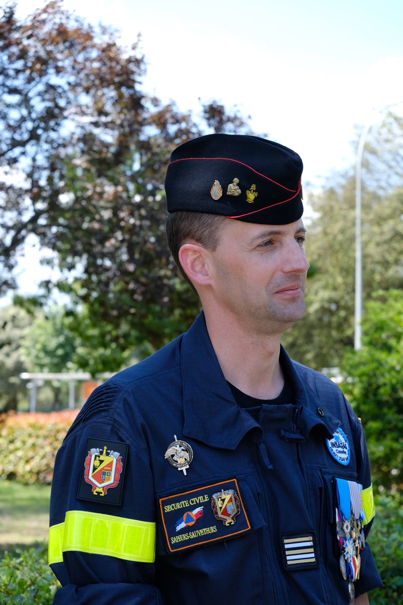 riisc_7's tweet image. Mardi 20 juin, la cérémonie de passation de commandement de l’#UIISC7 a fait résonner le régiment de pas, de chants, et de souvenirs partagés. Après 2 années à la tête des #Verdis, le colonel FOISEL cède sa place au lieutenant-colonel COTTIN ancien Verdi qui revient aux sources.