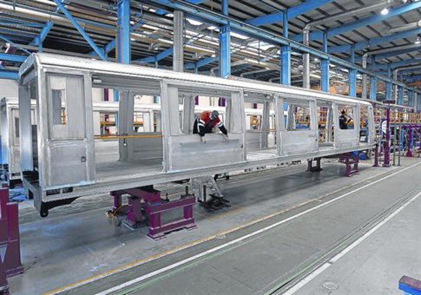 Ciddavid's tweet photo. ➕ tramvies a Alstom a Santa Perpétua🚃.La planta fabricarà 38 tramvies per Frankfurt 🇩🇪

Contracte 100M€ 💶 amb opció de 15 🚃 ➕

La planta fabrica 🚃 per Sidney i Lusail,Qatar

Han venut 2500 tramvies Citadis a ➕ de 50 ciutats

I hi ha gent que bloqueja unió del 🚃 a BCN https://t.co/KRWO6vJcP8
