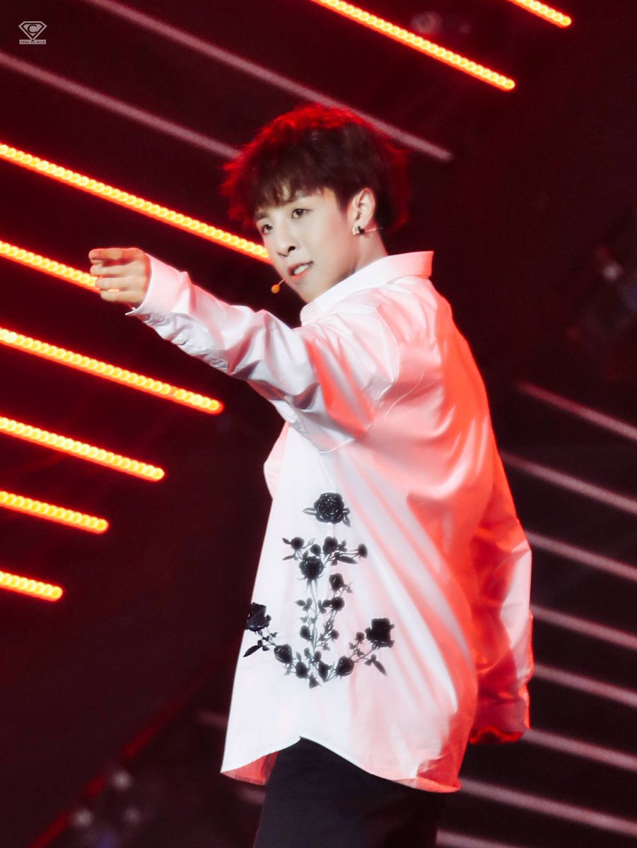 [HQ] 180618 Shanghai International Film Festival

cr. 林超泽VC牛奶应援站

#林超泽 #LinChaoze 
#香蕉娱乐Trainee18 #Trainee18