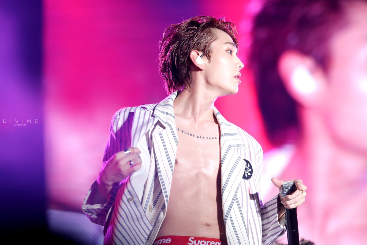 ilhoon_net's tweet photo. @BTOB_ILL 180616 큐브콘서트 UNITED CUBE ONE
@BTOB_ILL #비투비 #BTOB #정일훈 #일훈

https://t.co/5VJWhoMRsO
https://t.co/JXOeuWISyj https://t.co/RS6u6gRzQW