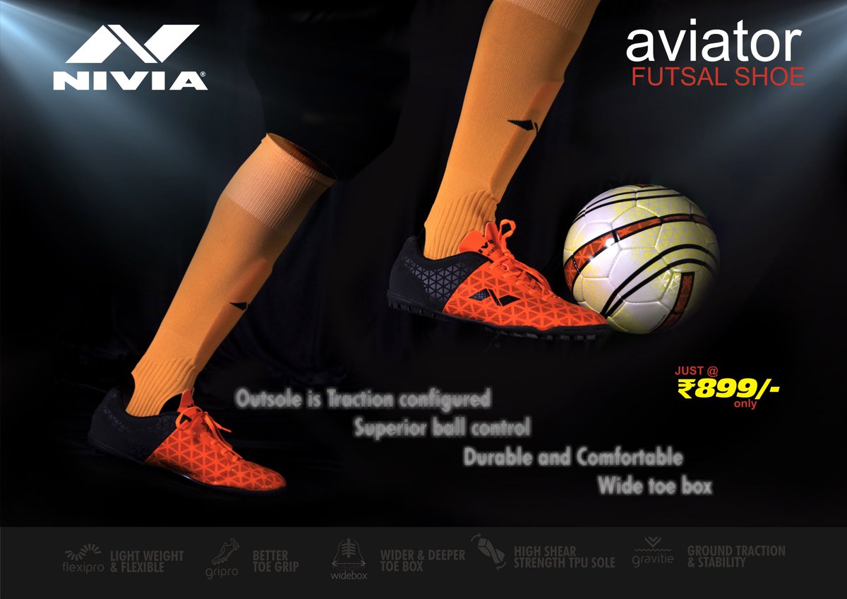 nivia aviator futsal shoes