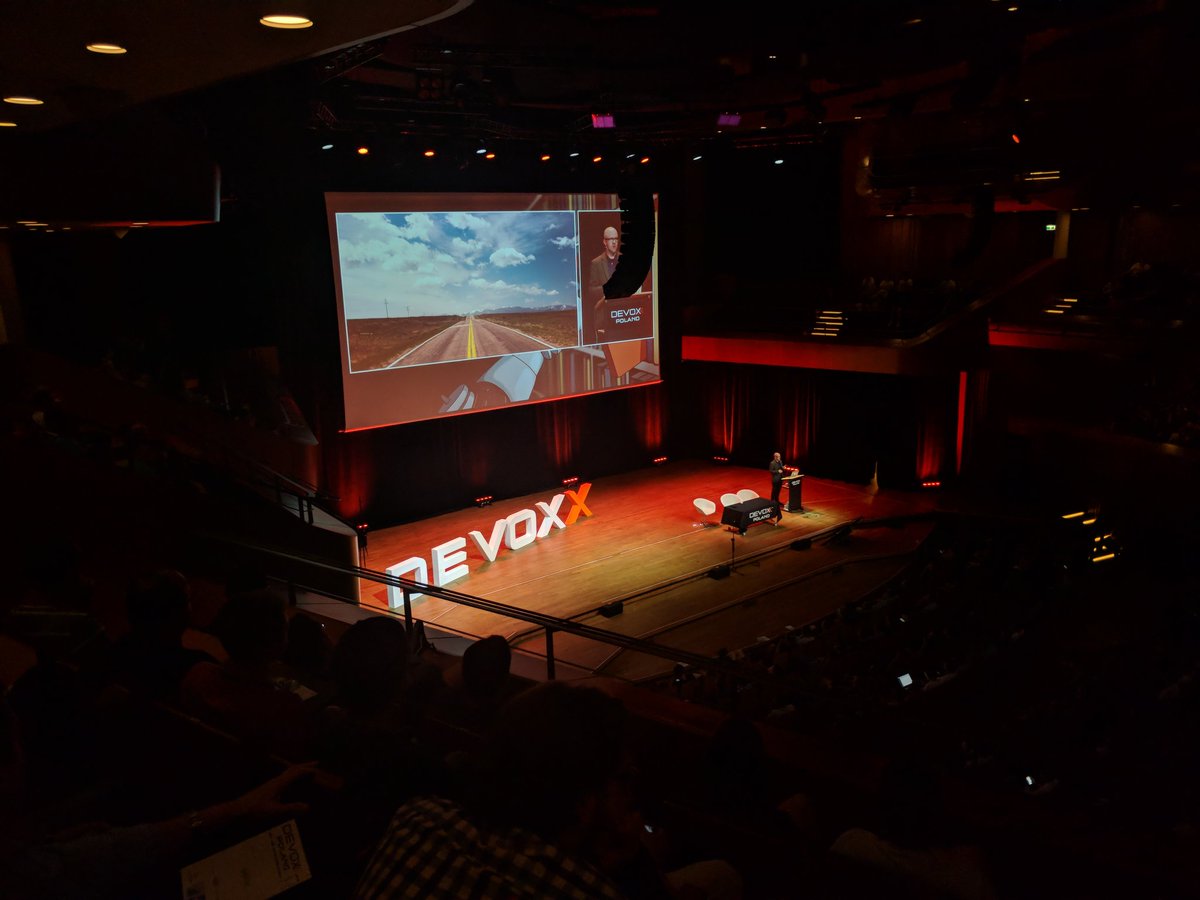 SliskiCode's tweet image. Algorithms to Live By! What a great talk! Thanks @brianchristian. It was a pleasure:) @Devoxx @DevoxxPL