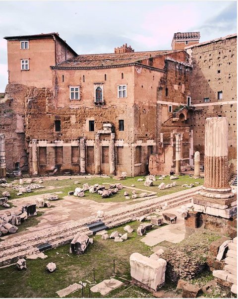 Roma's tweet photo. #Buongiornoroma Credit: https://t.co/5wauQfwtqO foto selezionata da @igersroma  https://t.co/6waM5wbjIM Fori Imperiali https://t.co/Syl5cYtk7E