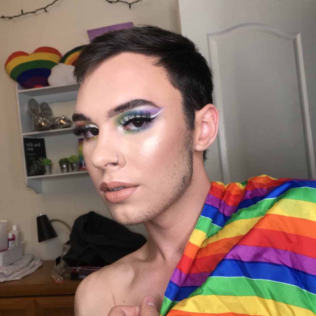 hydratedangel's tweet photo. everyone’s support on twitter over the past couple days has been beyond inspiring, uplifting, and motivational. y’alls love and kind words gave me the extra push i needed to pick up my brushes and bust out a look. thank you thank you thank you. and HAPPY PRIDE❤️🧡💛💚💙💜 https://t.co/MBhrT665kU