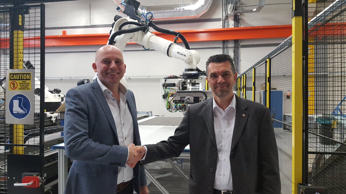 KUKA_Benelux's tweet image. Met trots kunnen wij opnieuw een nieuwe #KUKA System Partner bekendmaken:@Airborne_com .Via dit #partnerschap ontwikkelt Airborne nieuwe manieren om #automatisering te gebruiken om de #productie van #composieten sneller, #duurzamer en #betaalbaar te maken. kuka.com/nl-be/pers/new…