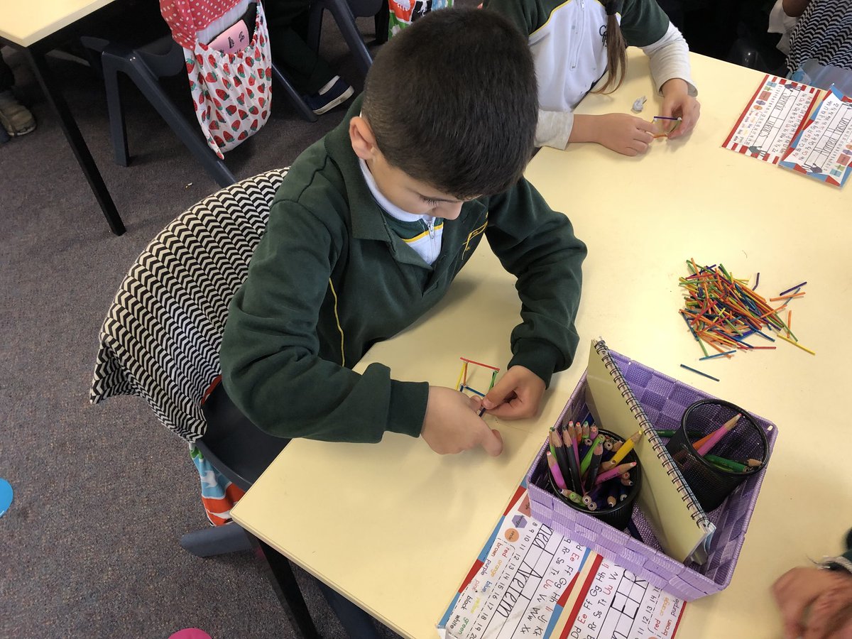 1 Dance were making their own 3D shapes today ☺️ <a href="/PsCondell/">CondellParkPS</a>