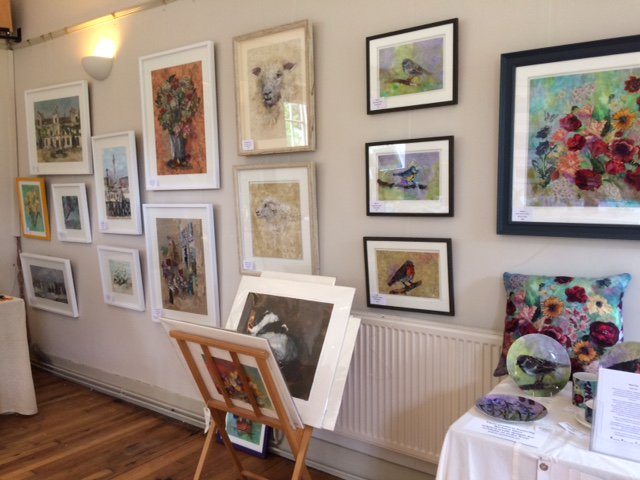 art_in_textiles's tweet photo. Last few days of #BucksArtWeeks. Open today 11-5 @ClaydonEstate @BucksArtWeeks come & see me demo how I stitch this pic of #PrincesRisborough! #Lots of #artists in #courtyardsetting. Closed 21 and 22/6 open again 23 and 24/6 11-5 #textileart @Visit_Bucks @VisitChilterns https://t.co/MCFPSpjVWb