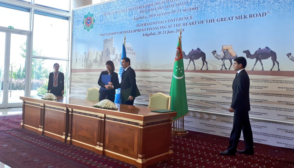 UNDPTM's tweet image. As a result of the #financefordevelopment conference @UNDP and Vneshecononbank of #Turkmenistan sign an #MoU on funding for #SDGs