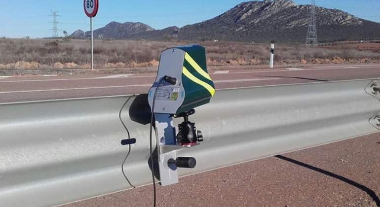 elEconomistaes's tweet image. Llegan los 'mini-radares' Veloláser de la DGT: esta es la ubicación de los primeros 58 dispositivos en las carreteras españolas eleconomista.es/ecomotor/motor…