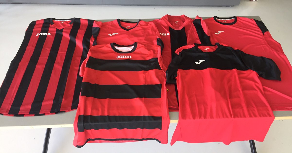 LunionStJeanFC's tweet photo. @ASLUNION_Foot Les maillots... On a le choix. Un modèle semble faire consensus. https://t.co/zZIcaEcjxz