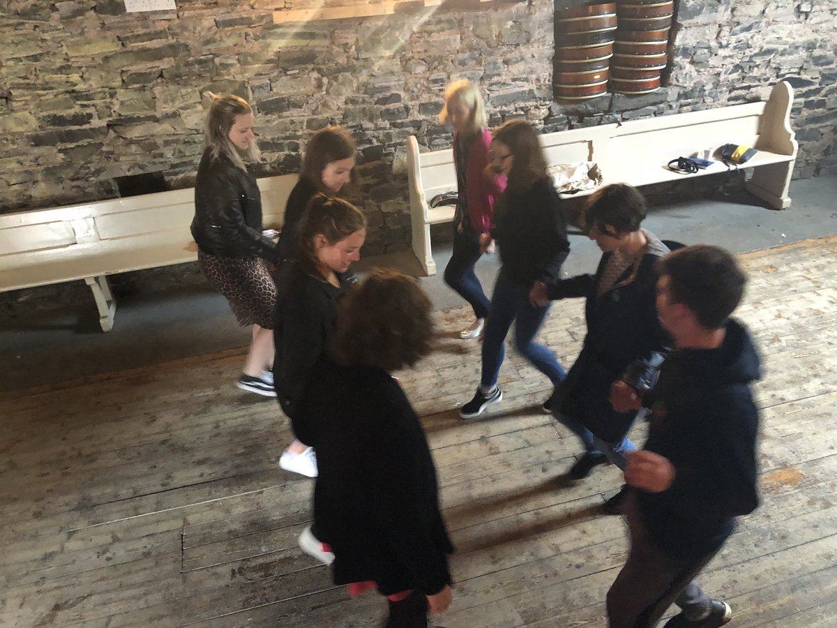 davidgilroyBVT's tweet photo. Delighted to welcome @DiscoverBoyneV international media fam trip members to fabulous @causeyfarm, visiting our wonderful area for the next few days sampling the wonders of The Boyne Valley and learning about @fleadhcheoil. Well done all @Failte_Ireland @ancienteastIRL https://t.co/1EPxsVp5Rw