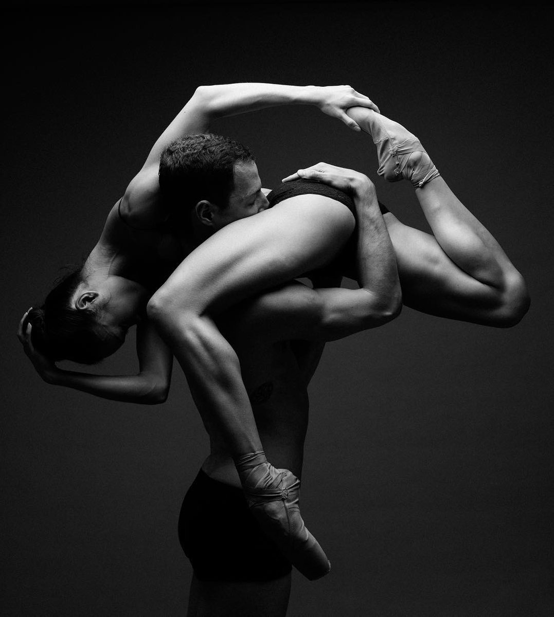 BalletBestPhoto's tweet photo. Rui Huang 黄锐 and Brent Parolin
The National Ballet of Canada 
Photographer Karolina Kuras
https://t.co/yLw6xXyet3 https://t.co/eYMApqPENF