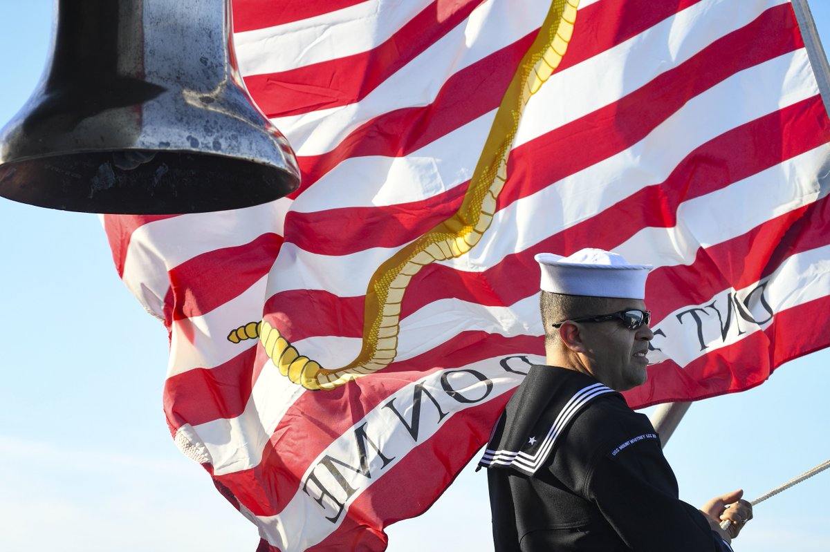 Raise it up! A @USNavy #sailor raises the First Navy Jack aboard #USSMountWhitney while arriving in #Germany 🇩🇪 for Kiel Week 2018. #KnowYourMil