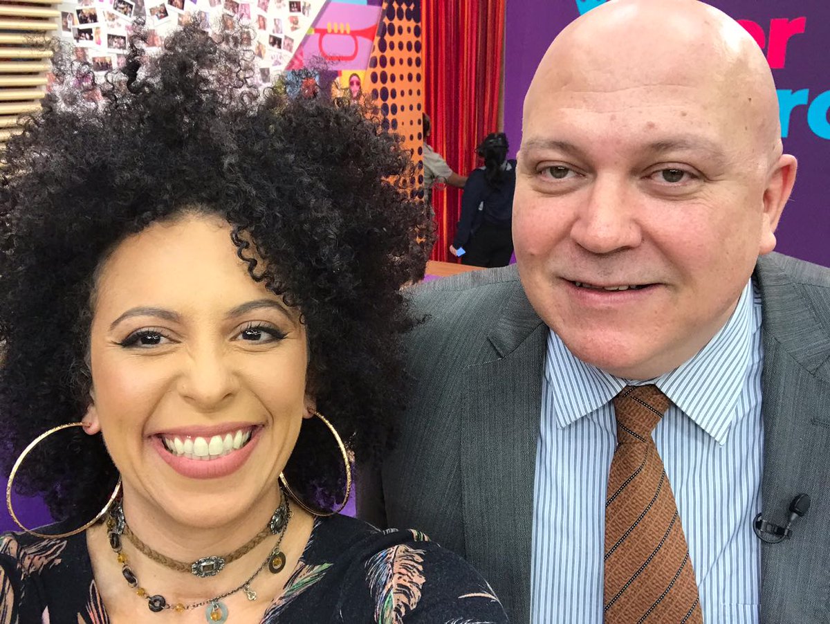 SuperPoderNaTV's tweet photo. O ortopedista Mauricio Martelletto está com a gente e vai tirar suas dúvidas! Manda ele em https://t.co/tB9xp8WATB que a #SuperAliada Natália Sousa responde ela ao vivo! #SuperPoderosasBand https://t.co/9XC2zvNhiO